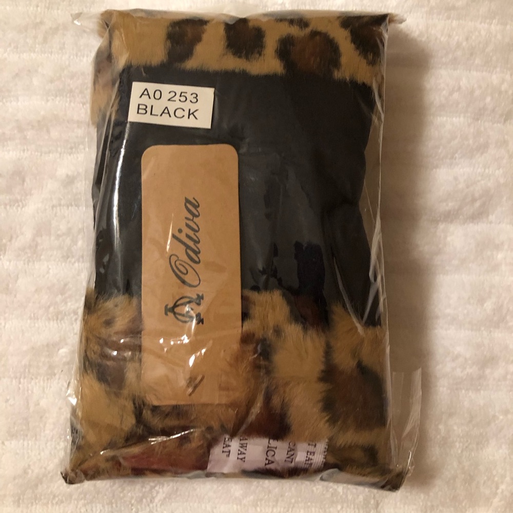 FINGERLESS FAUX FUR GLOVES